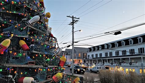 How To Get Your Weekends Worth At The Block Island Holiday Stroll