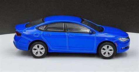 Chrysler 200 164 Die Cast Collection
