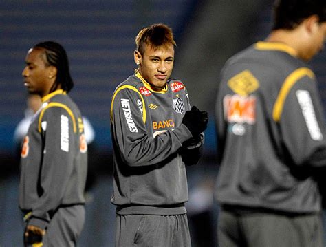 De Cabelo Novo Neymar Busca Libertadores E Lugar Na História