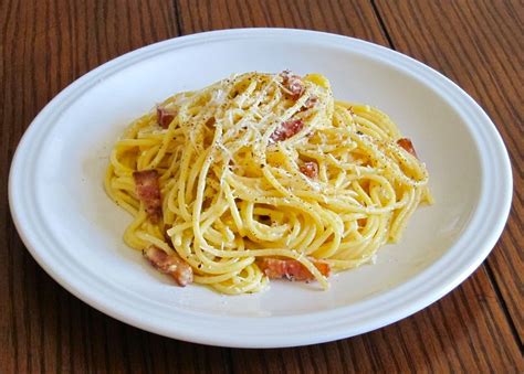 La Carbonara è Un Gustosissimo Piatto Tipicamente Romano Ed è