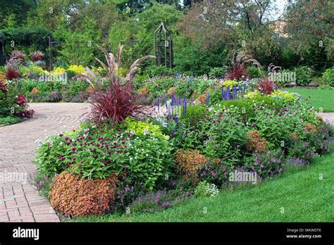 Perennial Gardens High Resolution Stock Photography And Images Alamy