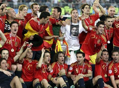 A copa de 2018 guardaria um clima conturbado o suficiente, com a demissão de julen lopetegui às vésperas da estreia e o desempenho. Fotos de Seleção da Espanha 48 - As melhores fotos estão ...