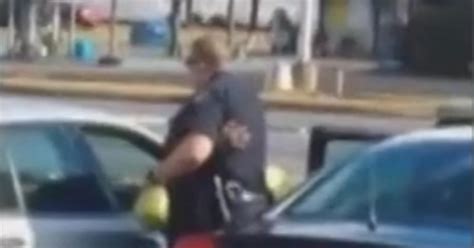 Alabama Cops Gesture To Shoplifter Goes Viral Cbs News
