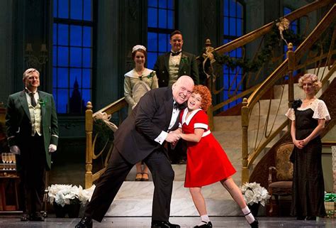 Review “annie” Broadway In Chicago Big Hearted Bundle Of Joy