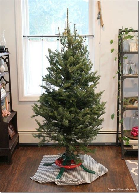 8 Hacks To Make Your Fake Christmas Tree Look Full And Fabulous Hometalk