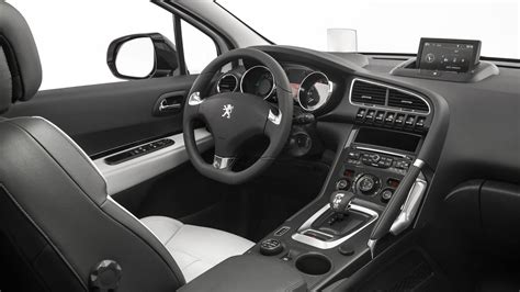 Njegova dva motora hybrid 225 ks fwdii. Peugeot 3008 HYbrid4 - Voiture Hybride