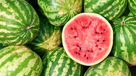 Heres The Secret To Picking A Perfectly Ripe Watermelon