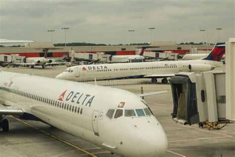 Delta Aircraft In Atlanta Editorial Stock Photo Image Of Airplane