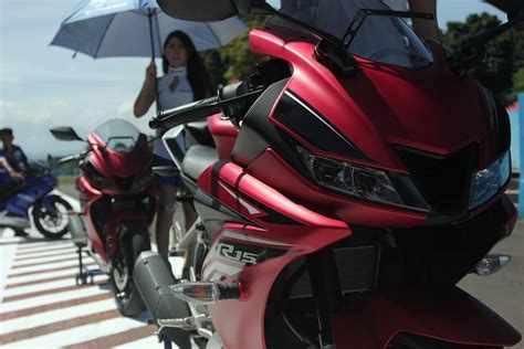 4,318 per month @ 9.45%. 2017 Yamaha R15 V3 Price, Launch, Specifications, Mileage ...
