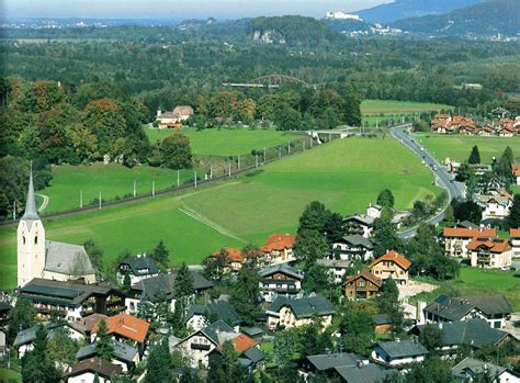 The town is located in the tennengau region south of the city of salzburg, stretching along the salzach river in the shadow of the untersberg massif. Puch bei Hallein - Salzburgwiki