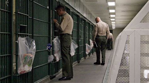 18 Los Angeles Sheriffs Deputies Arrested In Federal Jail
