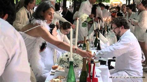 White dinner picnic dinner all white party white parties brunch festa party le diner birthday dinners beautiful dream. Dîner en blanc (White Dinner Party). Paris, 2012 - YouTube