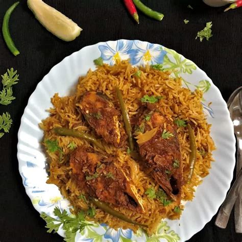 How To Make Ilish Macher Biryani Hilsa Fish Biryani Bengali Style Recipe