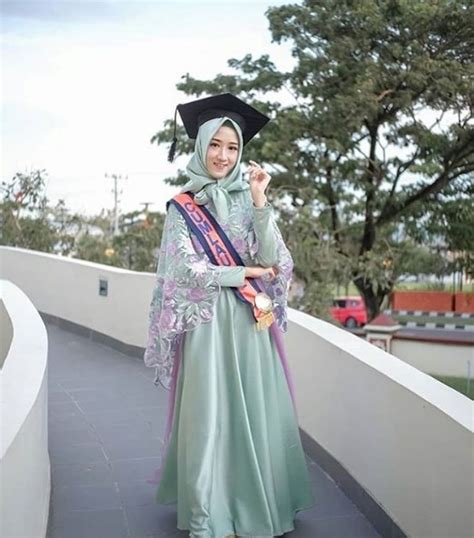 Model Baju Wisuda Simpel Dan Elegan Yang Terbaru My XXX Hot Girl