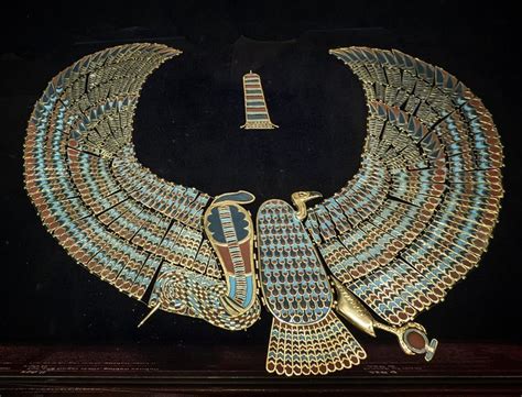 Collar With Combined Serpent And Vulture Found At The Neck Of King