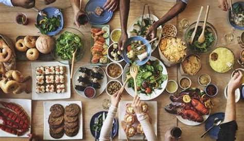 Six Tips On How To Host The Perfect Dinner Party