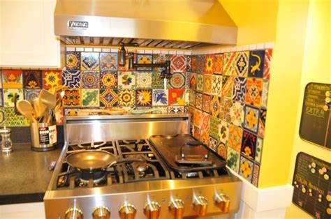 Lovable Mexican Tile Backsplash Concepts In 2020 Backsplash Tile Design Kitchen Tiles