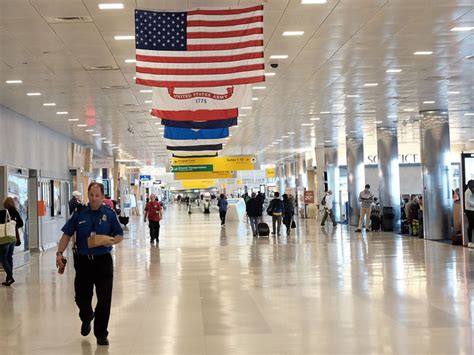 Pacco Sospetto Evacuato Terminal 5 Aeroporto Jfk A New York