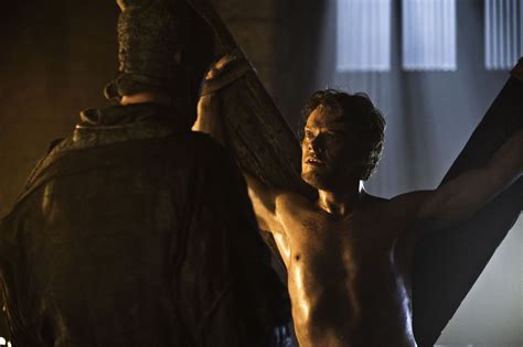 Alfie Allen As Theon Greyjoy In Game Of Thrones Dark Wings Dark Words Alfie Allen Photo