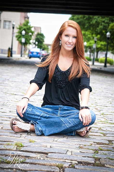 Pale Redhead Feet