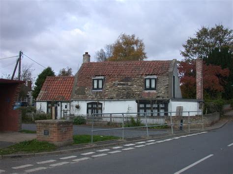 Christchurch Cottage © Keith Edkins Cc By Sa20 Geograph Britain