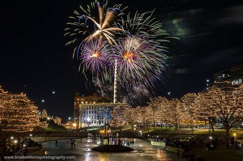 2018 New Years Eve Fireworks Gene Leahy Mall Omaha Nebraska Brad