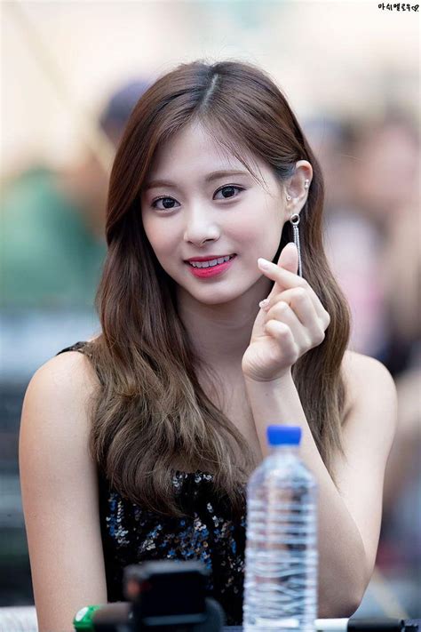 You Ll Believe Twice S Tzuyu Invented Visuals After Seeing These Hd