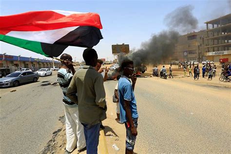 تجمع المهنيين السودانيين يدعو لتظاهرات مليونية يوم غد ويحدد مساراتها المصري اليوم