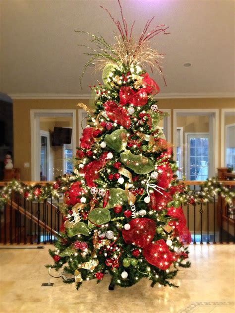 10 Stunning Red Green And Gold Christmas Tree Ideas 2024