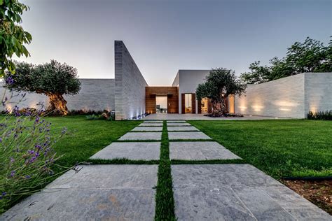 Modern house with garden swimming pool and wooden deck. modern villa landscape | Interior Design Ideas