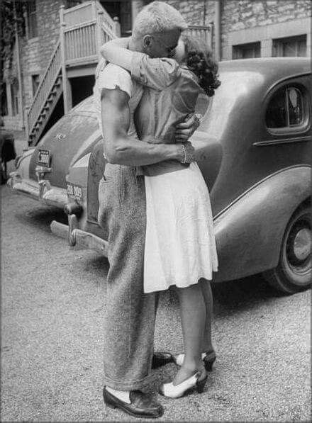 Kissing Couple Vintage Kiss Vintage Couples Vintage Romance Vintage