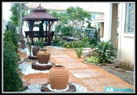 A grassless garden can easily get the arid look typical for mediterranean countries. desert backyard ideas - Google Search (With images) | No ...