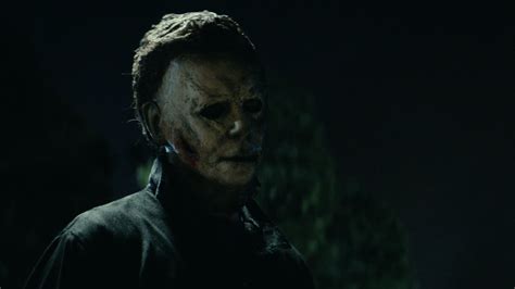 How Halloween Ends Michael Myers Is Celebrating The Horror Trilogy