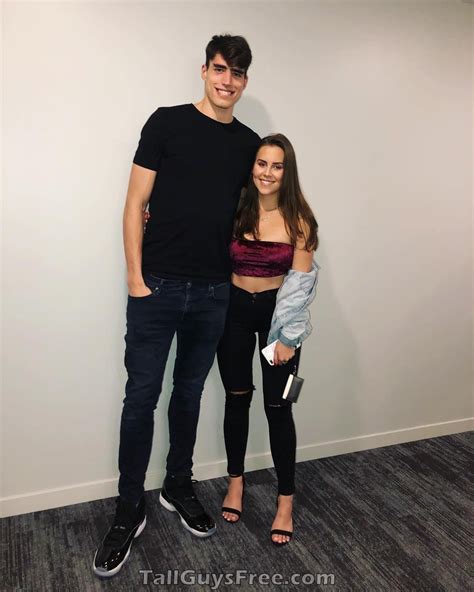 Giant Guys Tall Boyfriend Short Girlfriend Tall Boyfriend Tall Boy