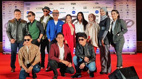 Malam berprestij anugerah juara lagu 2017 kini bertempat di axiata arena, bukit jalil bermula pada jam 9.00 malam ini, 11 februari 2018. www.mieranadhirah.com: Anugerah Juara Lagu 32 - Fesyen dan ...