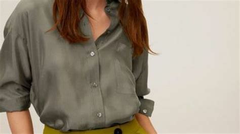 Frauen ab 40: Diese angesagten Blusen tragen alle Französinnen