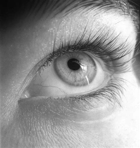 When i look at realistic drawings, they feel dull to me. Amazing Photorealistic Drawings - Draw Central