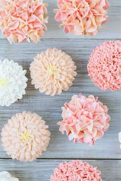 Follow along with these cake decorating tips as our pastry chef explaining the petal paste techniques. Floral Frosting Cupcakes - Sugar and Charm Sugar and Charm