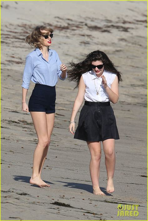 Photo Lorde Gets Breakfast With Kiernan Shipka After Beach Day With Taylor Swift 20 Photo