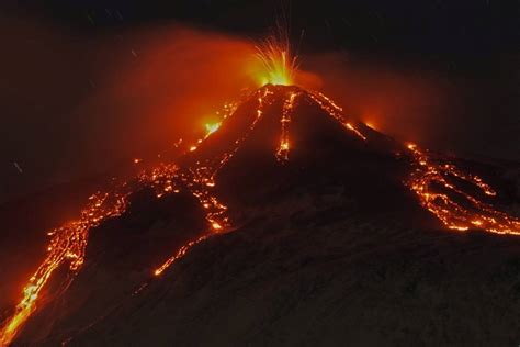 Vulcão Etna Entra Em Erupção Metro World News