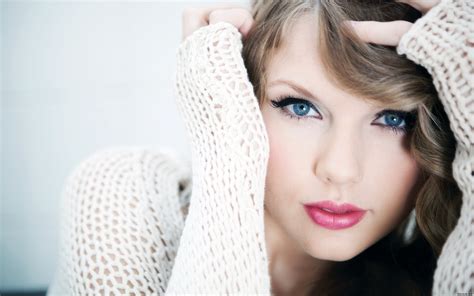 blonde girl taylor swift singer wallpaper 1920x1200 18931