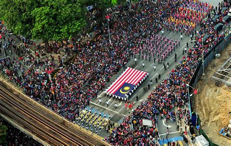 Sambutan hari kemerdekaan pada 31 ogos setiap tahun memang membawa makna yang besar kepada masyarakat dan negara. Perasan Tak Bendera Malaysia Diarak Secara Terbalik Semasa ...