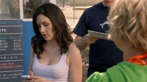 Shannon Woodward Nue Dans Raising Hope