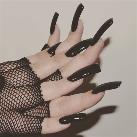 Fishnetfriday 💋 Throwback To Black Nails Nails Longnails Gloves