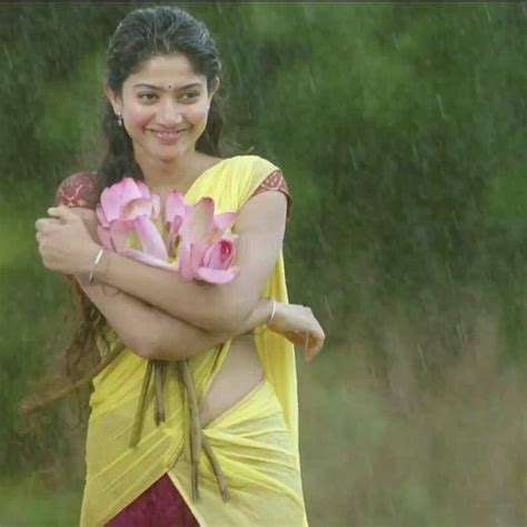 SAI PALLAVI BOLD AND HOT HD QUALITY IMAGES AND WALL PAPERS CELEBRITY IMAGES