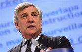 Antonio Tajani chi è, età, dove e quando è nato, moglie, figli, padre ...