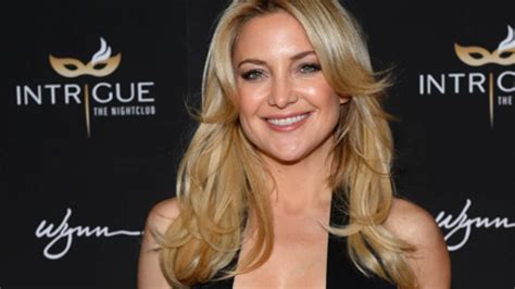 Kate Hudson Rocks Shaved Head For Sia Movie While Watching The Eclipse