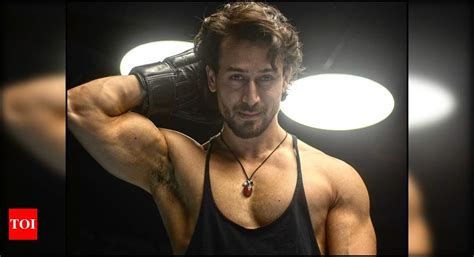 Tiger Shroff Thanks His Fans As His Debut Single Unbelievable Climbs