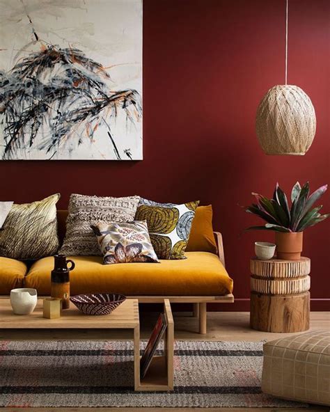 How To Use The Splendid Burgundy Color In The Living Room Decor