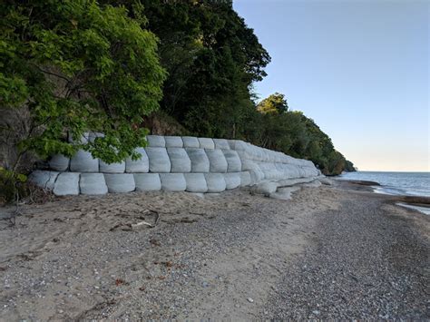 Seawalls Trapbag For Flood Protection And Erosion Control
